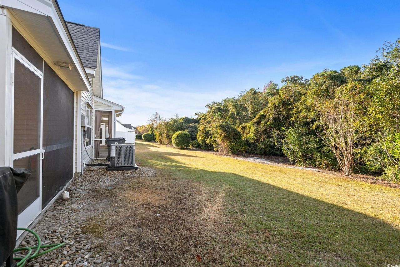 564 Uniola Dr. Photo 33