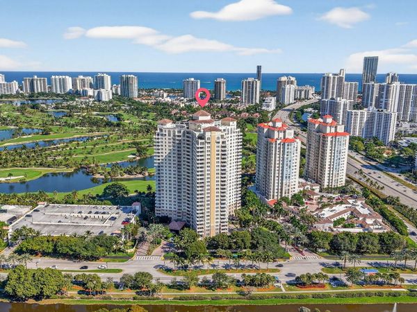 19501 W Country Club Drive, Unit 605, Aventura, FL 33180