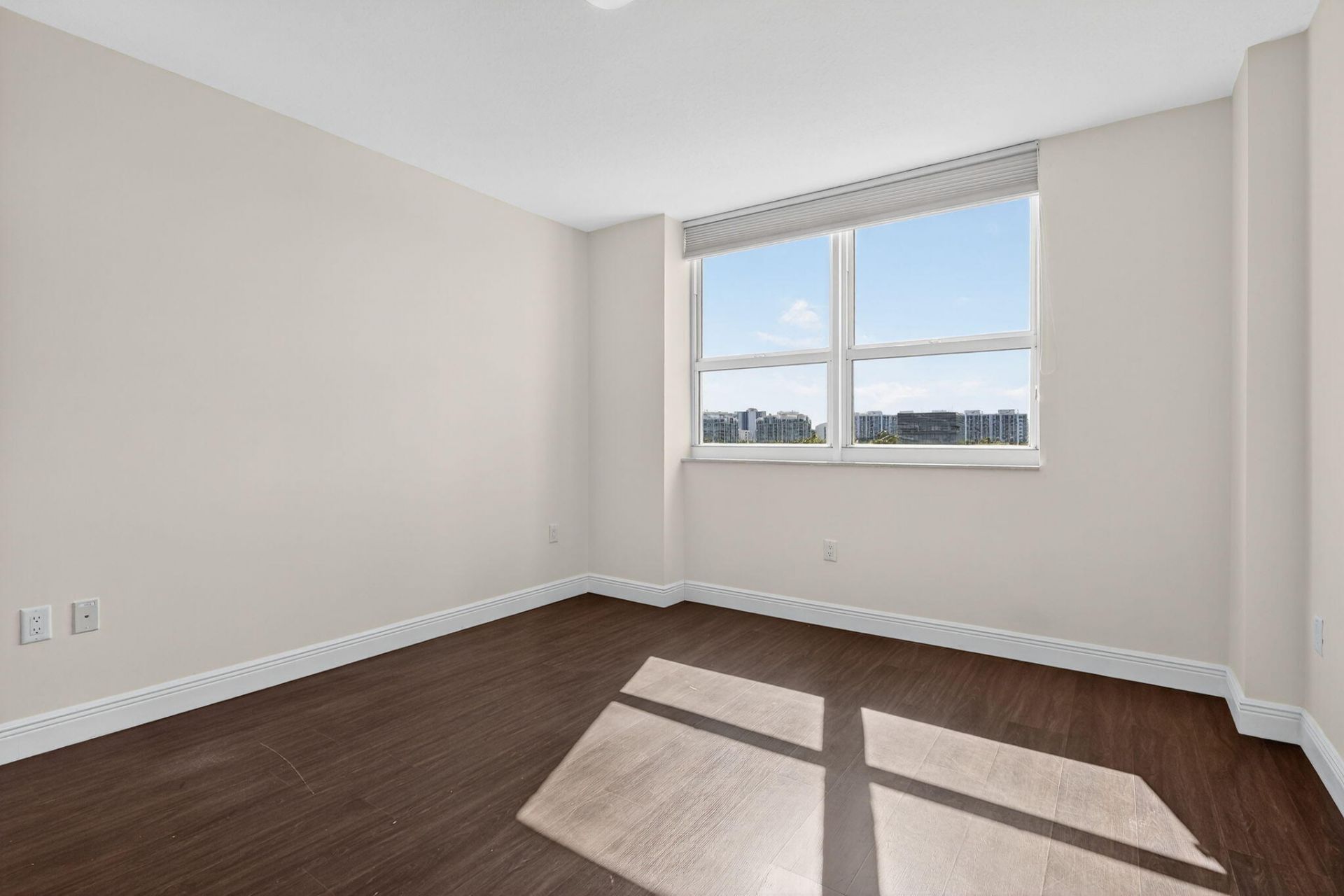 19501 W Country Club Drive, Unit 605, Aventura, FL 33180 Photo