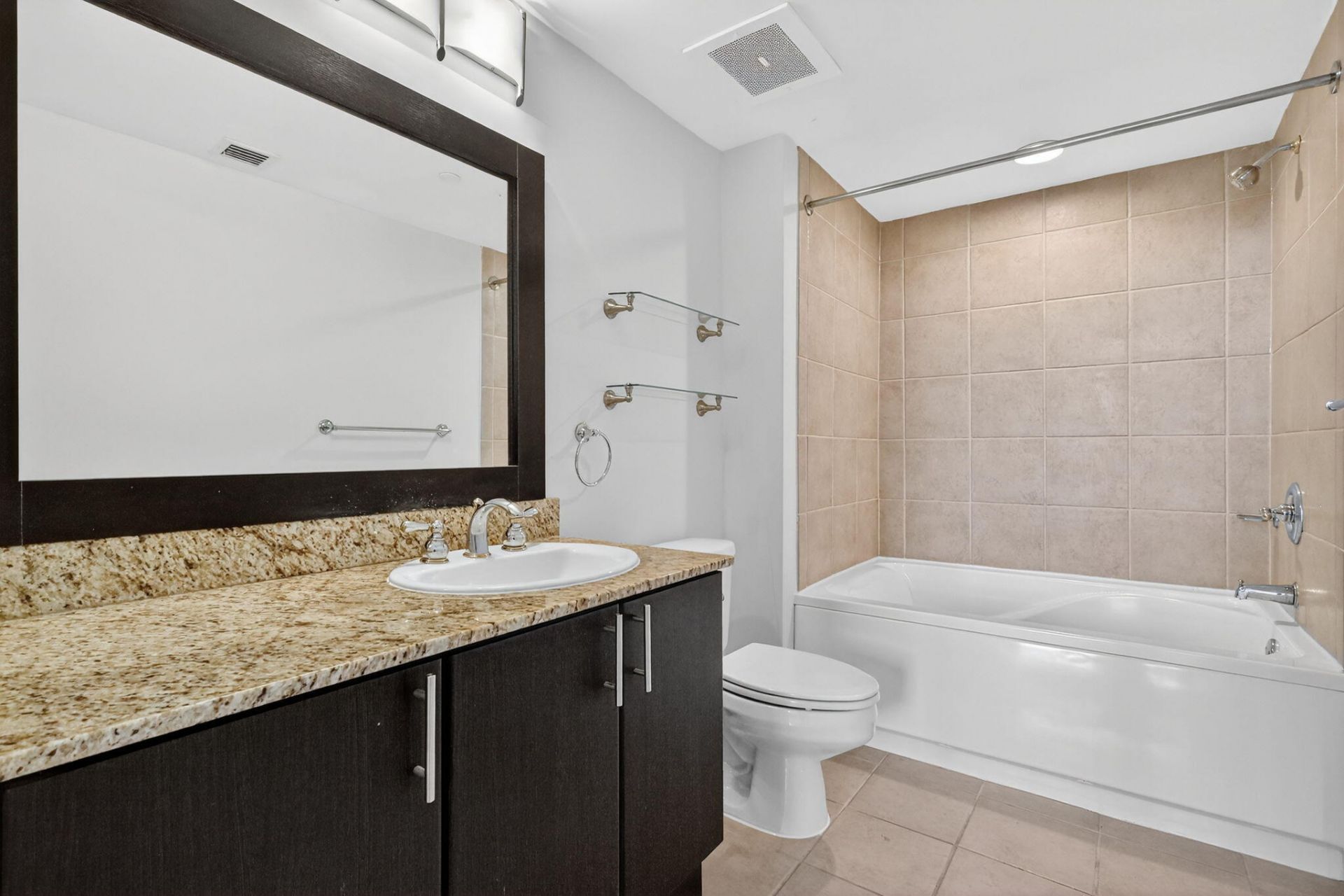 19501 W Country Club Drive, Unit 605, Aventura, FL 33180 Photo