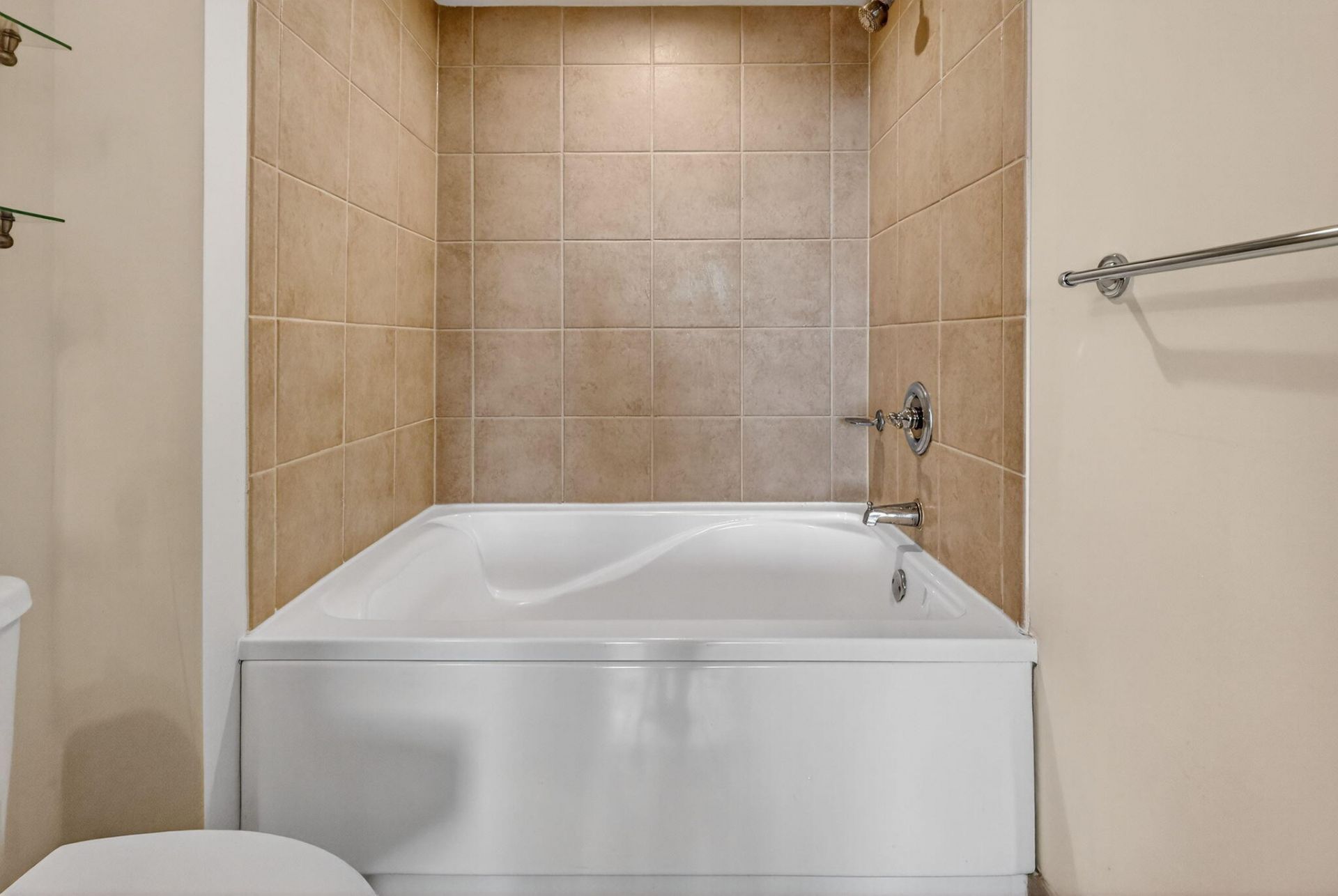 19501 W Country Club Drive, Unit 605, Aventura, FL 33180 Photo