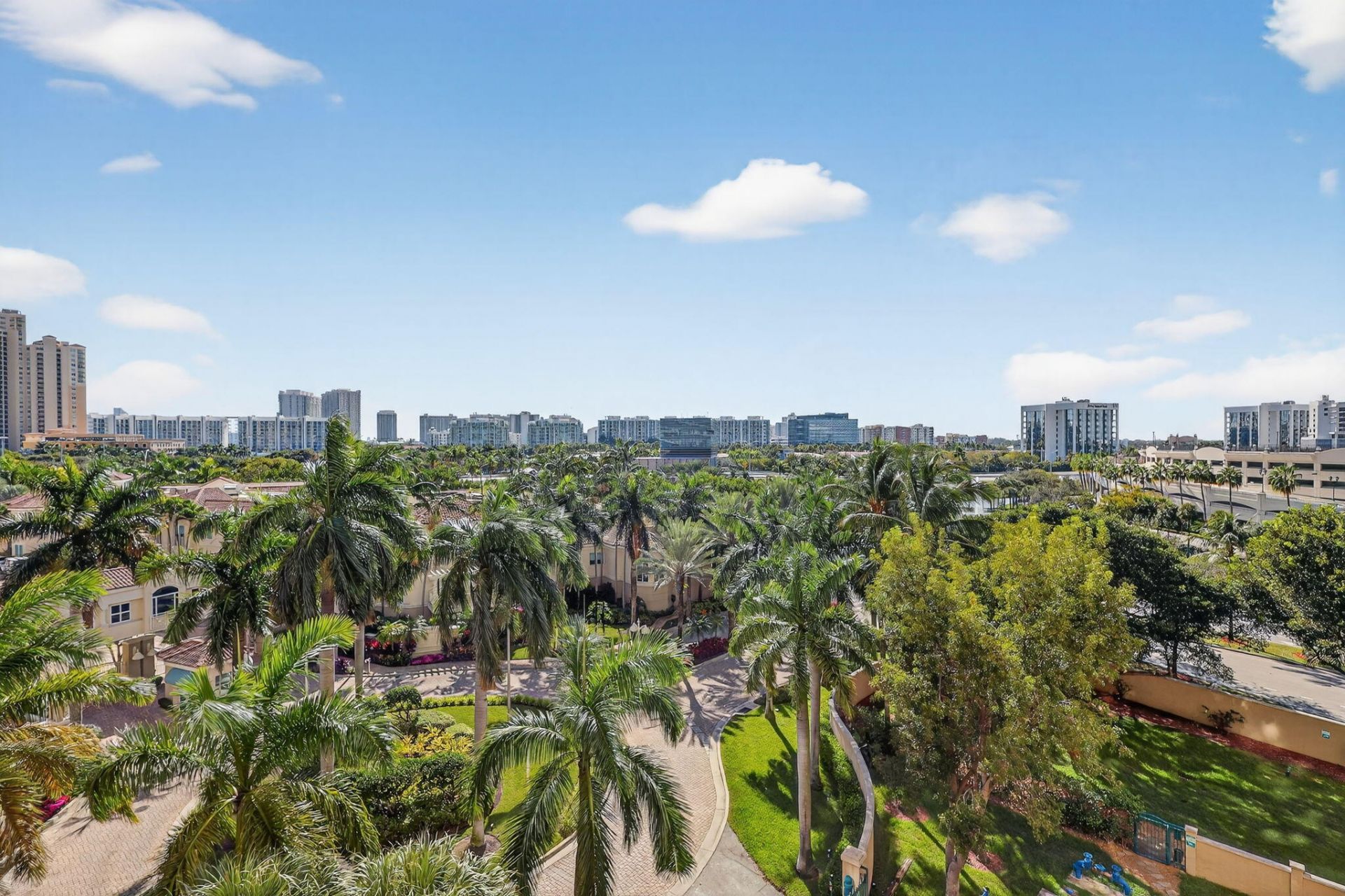 19501 W Country Club Drive, Unit 605, Aventura, FL 33180 Photo