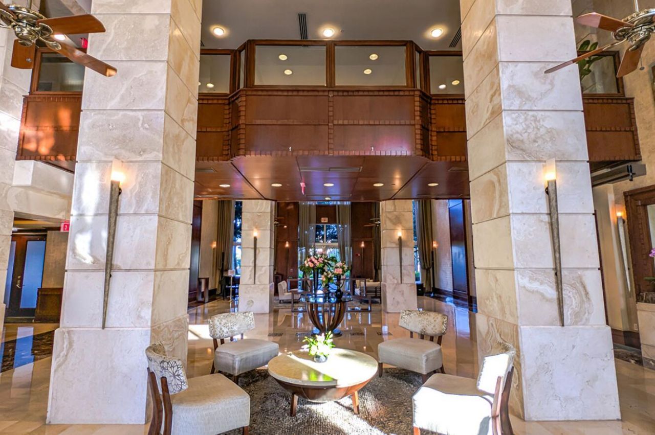 19501 W Country Club Drive, Unit 605, Aventura, FL 33180 Photo