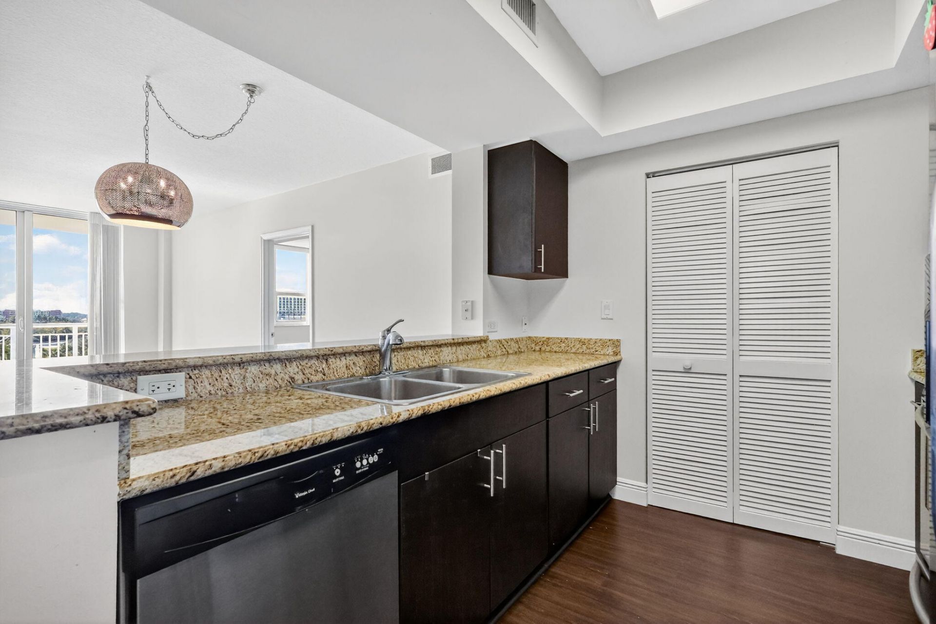 19501 W Country Club Drive, Unit 605, Aventura, FL 33180 Photo