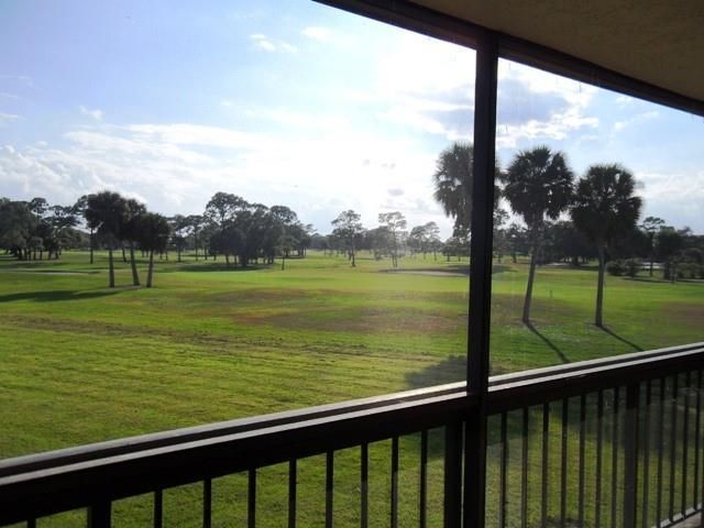 9440 Meadowood Drive, Unit 205, Fort Pierce, FL 34951 Photo