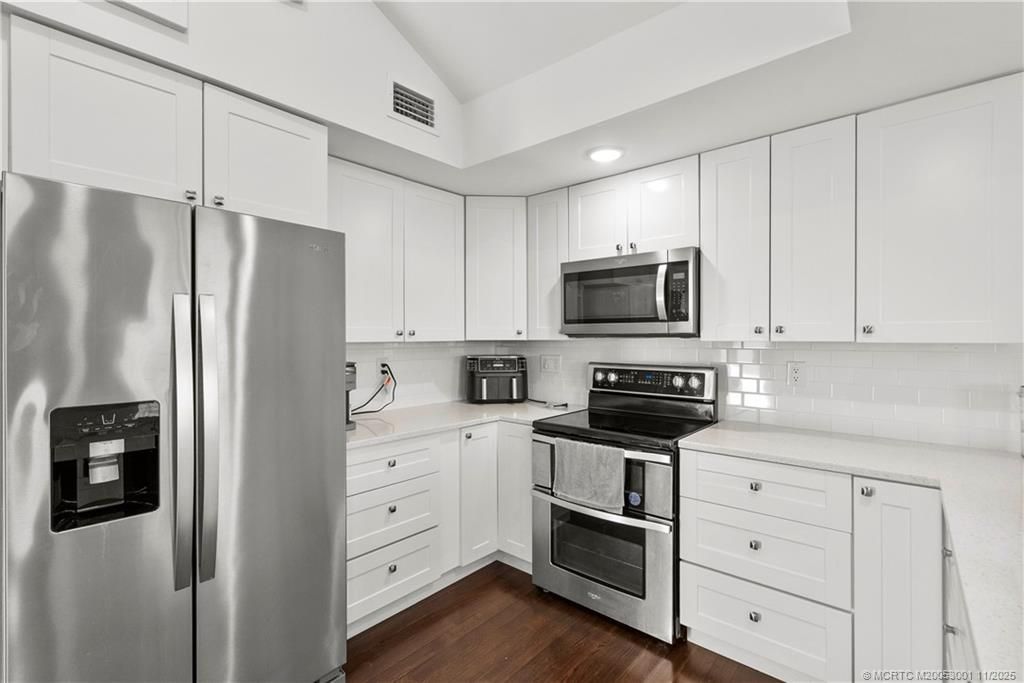 2725 NE Indian River Drive, Jensen Beach, FL 34957 Photo