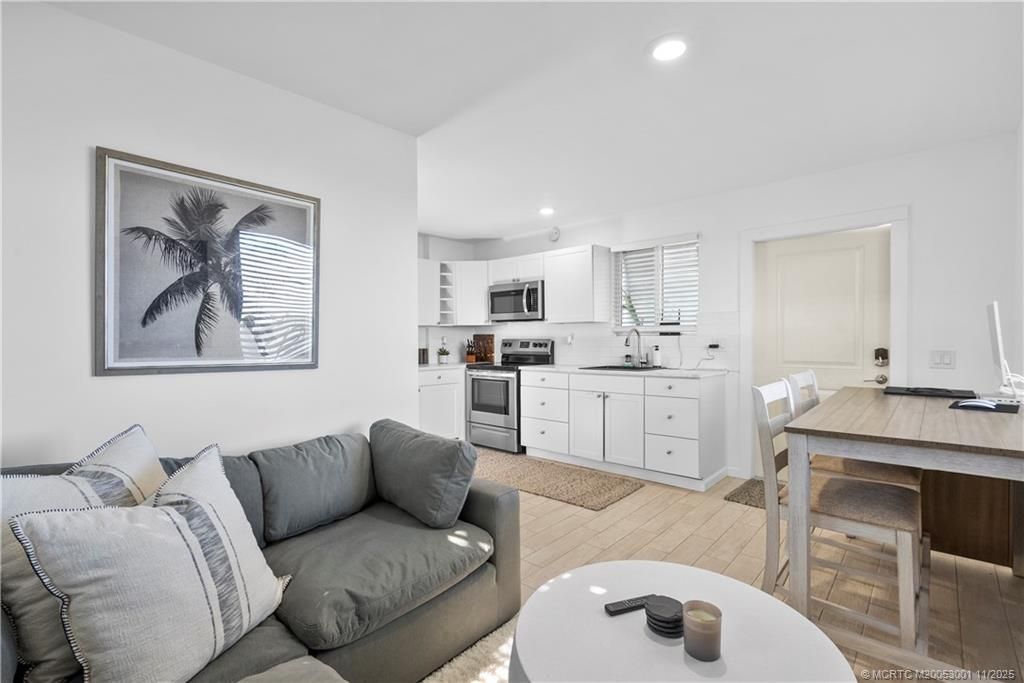 2725 NE Indian River Drive, Jensen Beach, FL 34957 Photo