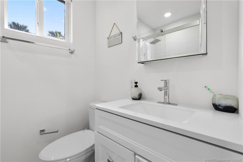 2725 NE Indian River Drive, Jensen Beach, FL 34957 Photo