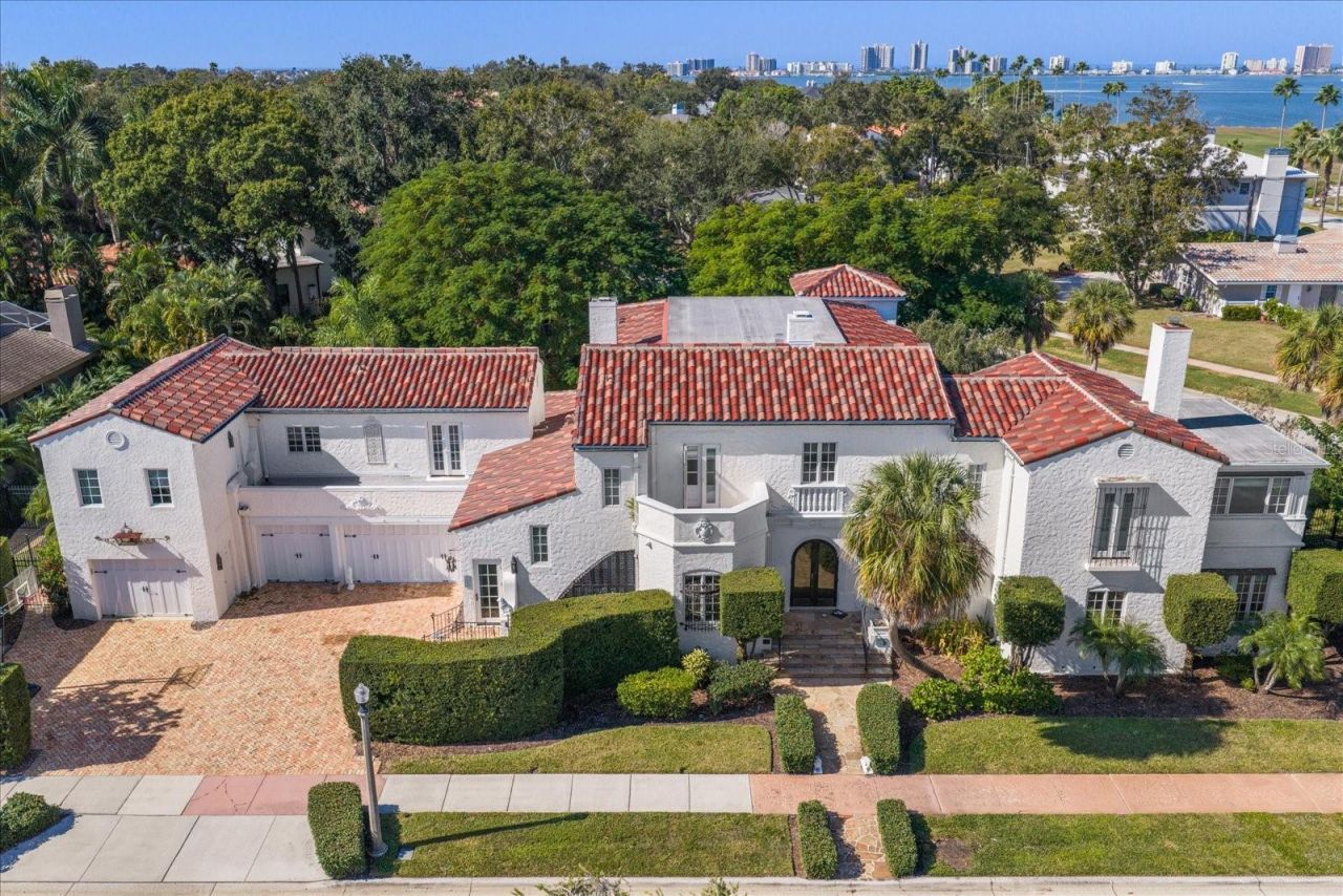 1102 Palm View Avenue, Belleair, FL 33756 Photo