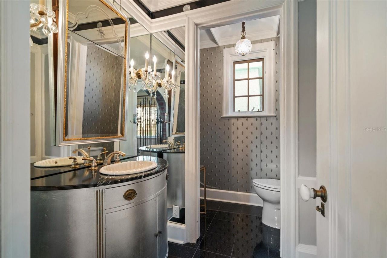 1102 Palm View Avenue, Belleair, FL 33756 Photo