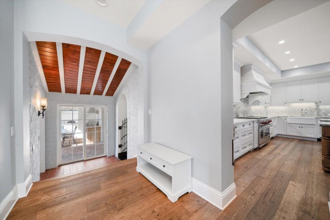 1102 Palm View Avenue, Belleair, FL 33756 Photo