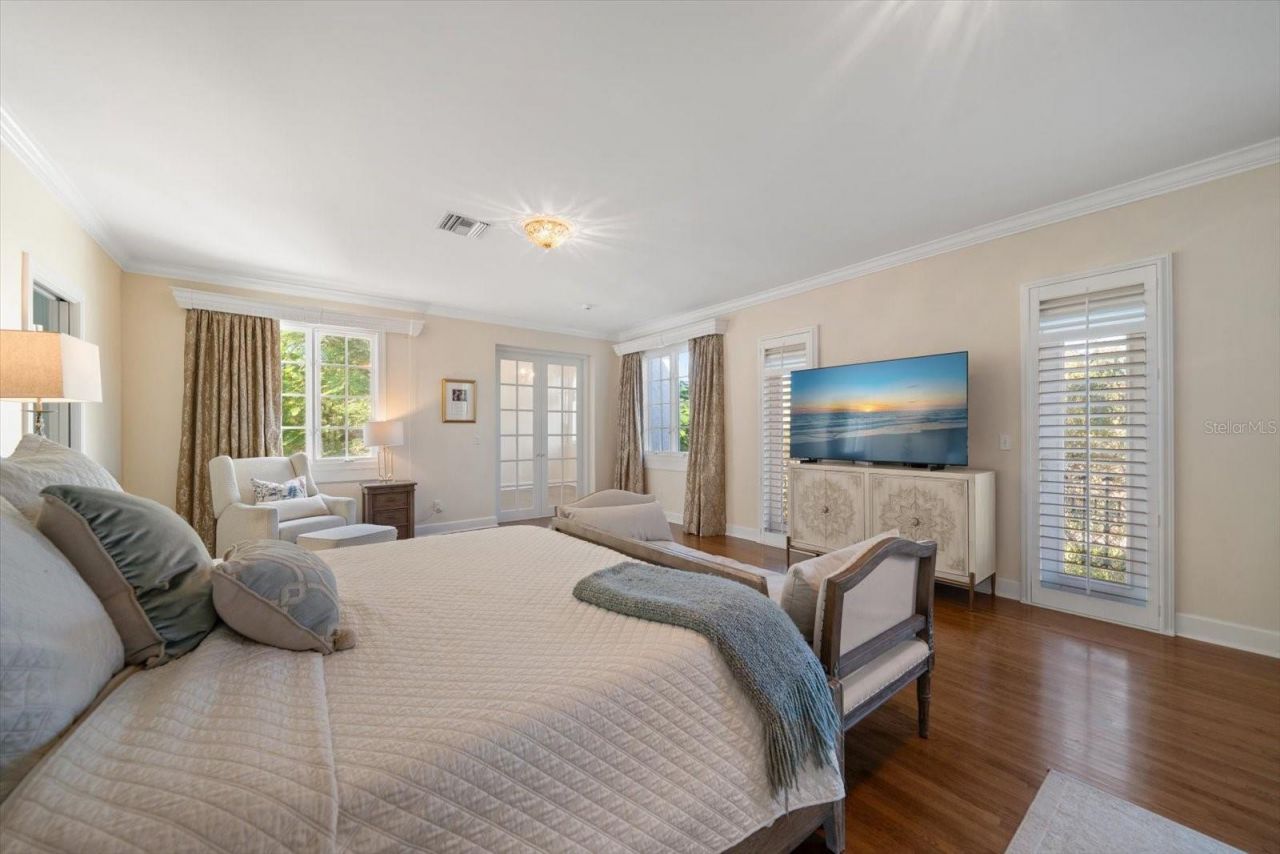 1102 Palm View Avenue, Belleair, FL 33756 Photo