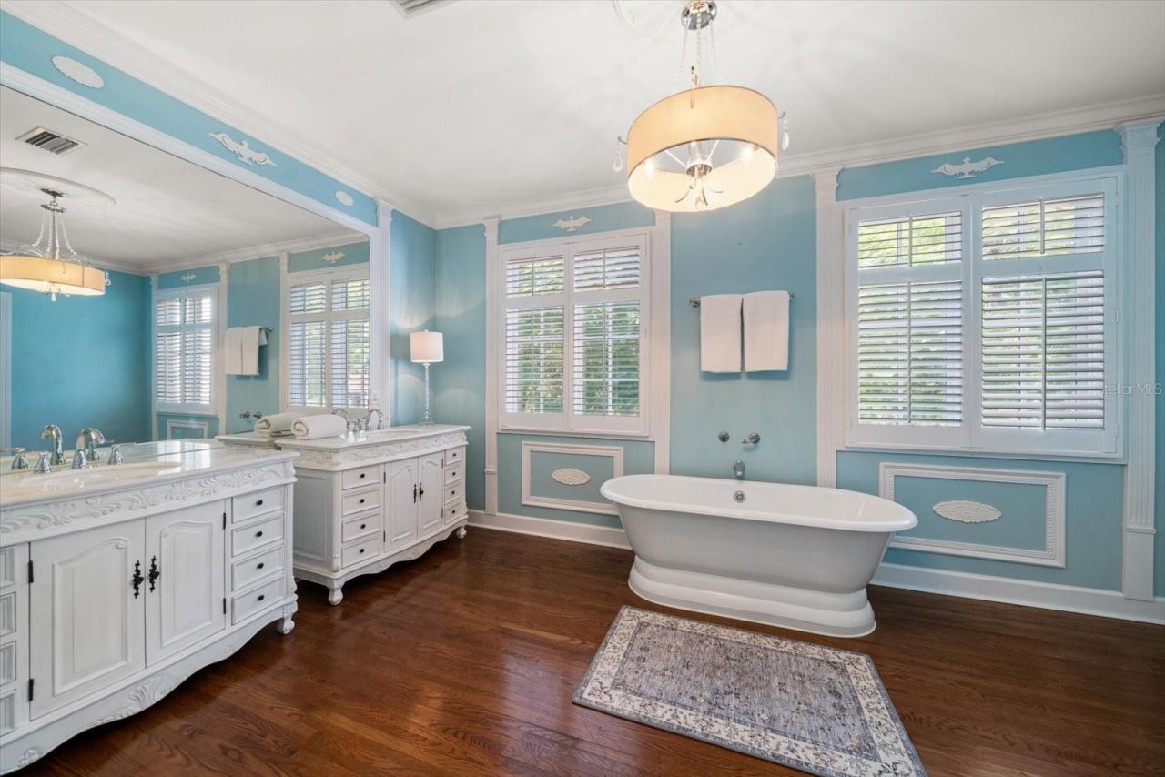 1102 Palm View Avenue, Belleair, FL 33756 Photo