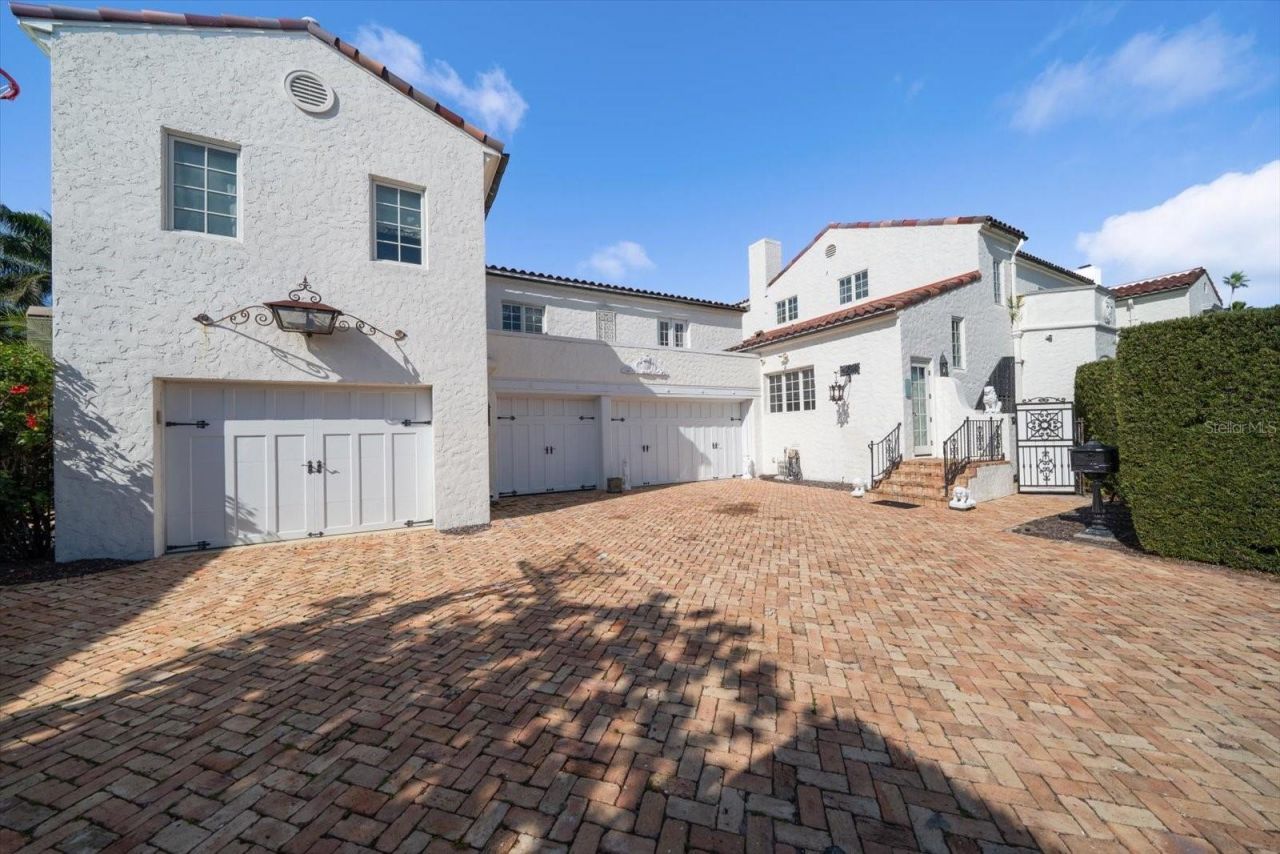 1102 Palm View Avenue, Belleair, FL 33756 Photo