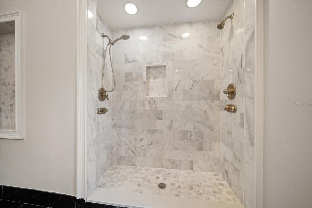 1102 Palm View Avenue, Belleair, FL 33756 Photo