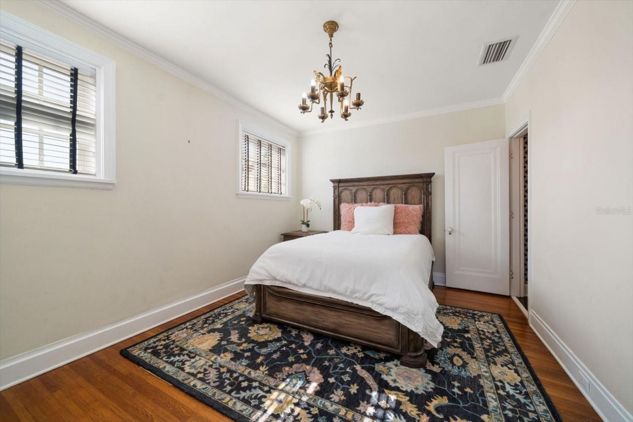 1102 Palm View Avenue, Belleair, FL 33756 Photo