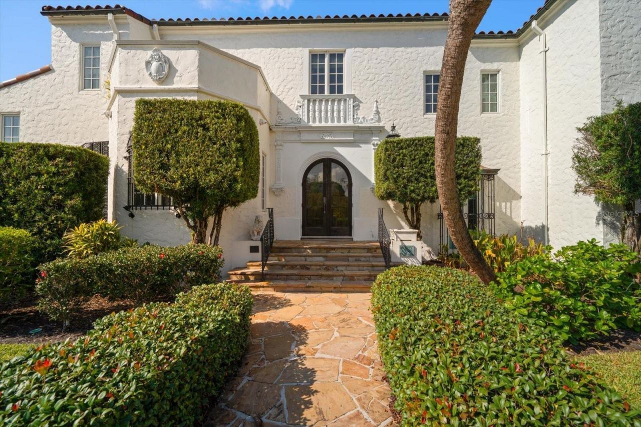 1102 Palm View Avenue, Belleair, FL 33756 Photo