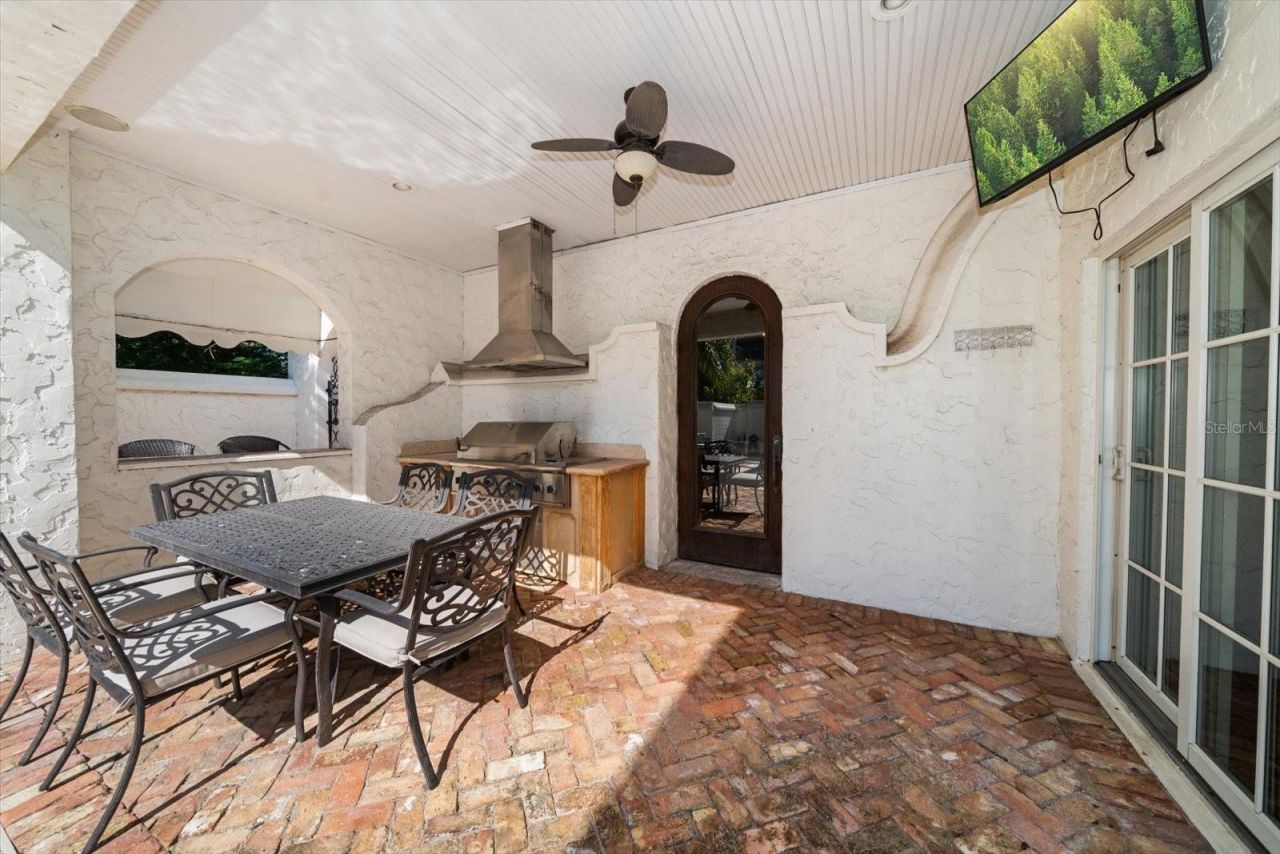 1102 Palm View Avenue, Belleair, FL 33756 Photo