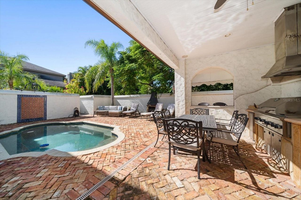 1102 Palm View Avenue, Belleair, FL 33756 Photo