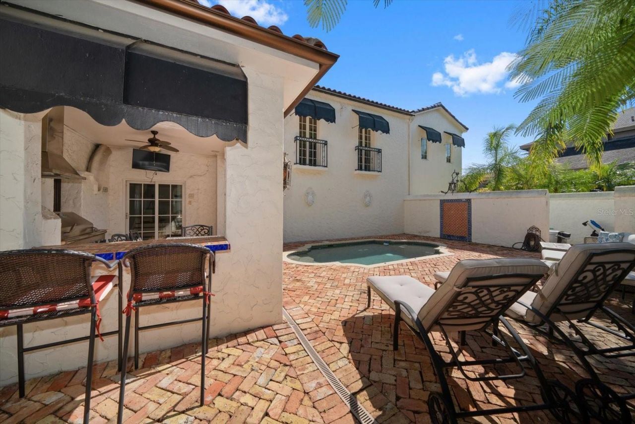 1102 Palm View Avenue, Belleair, FL 33756 Photo