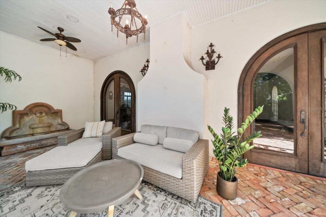 1102 Palm View Avenue, Belleair, FL 33756 Photo