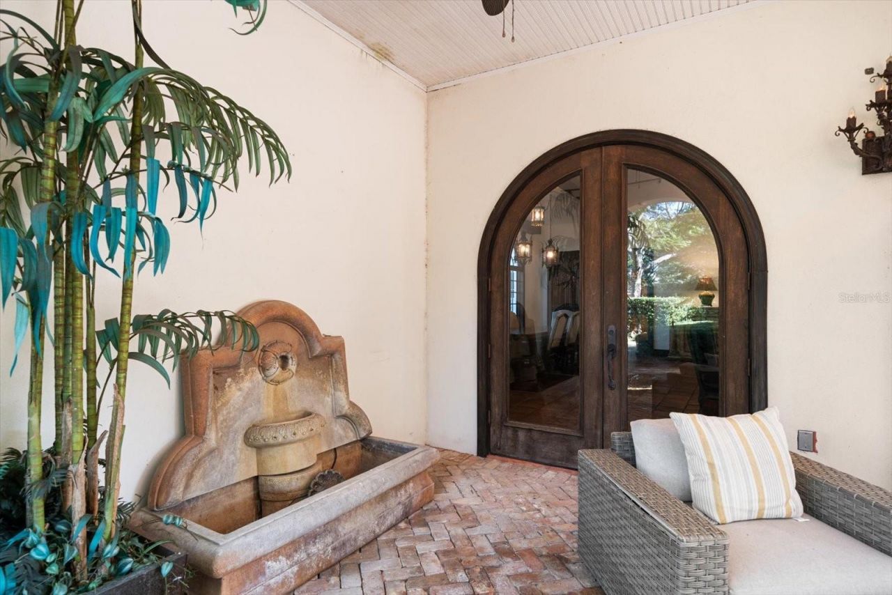 1102 Palm View Avenue, Belleair, FL 33756 Photo