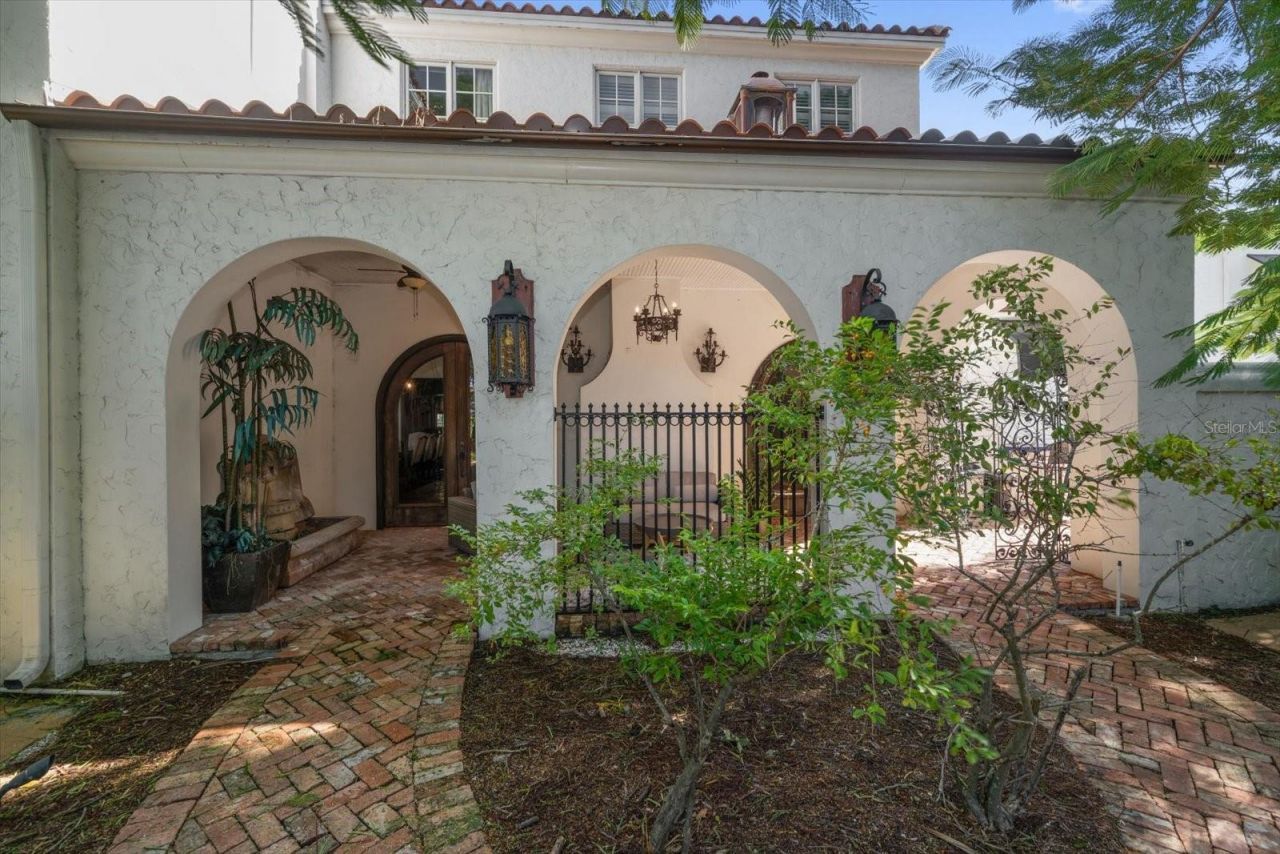 1102 Palm View Avenue, Belleair, FL 33756 Photo