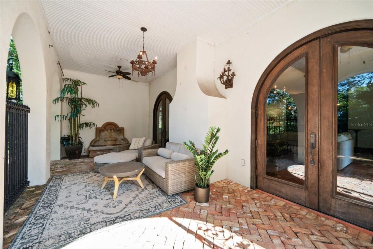 1102 Palm View Avenue, Belleair, FL 33756 Photo