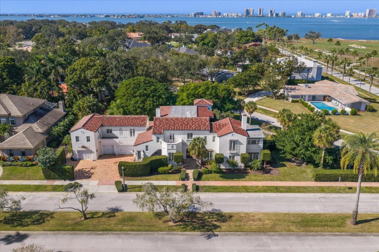 1102 Palm View Avenue, Belleair, FL 33756 Photo