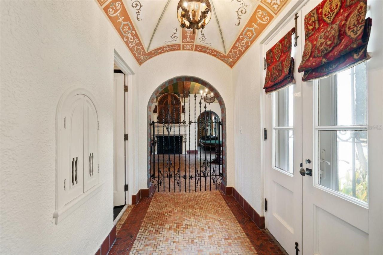 1102 Palm View Avenue, Belleair, FL 33756 Photo