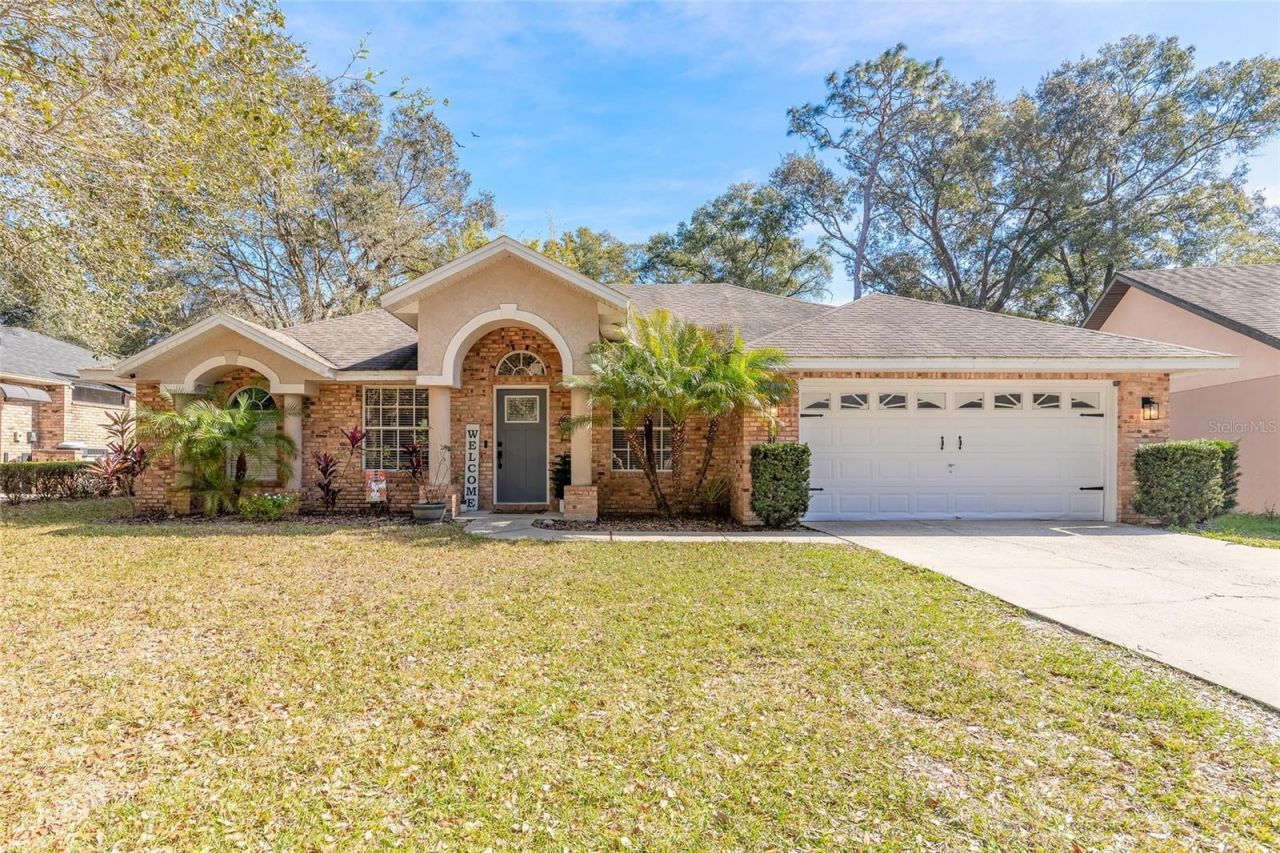431 Secluded Oaks Trail, Deland, FL 32724 Main Photo