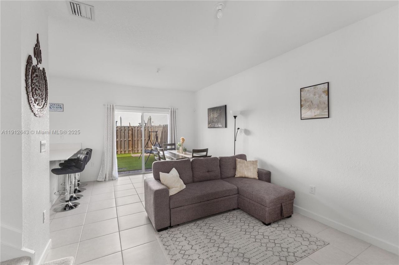 12150 NW 23rd Ct, Miami, FL 33167 Photo