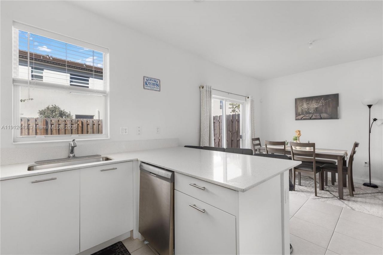 12150 NW 23rd Ct, Miami, FL 33167 Photo