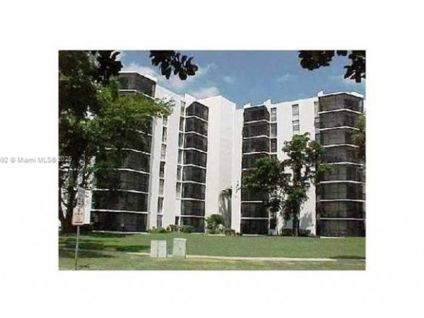 3475 N Country Club Dr, Unit 514, Aventura, FL 33180