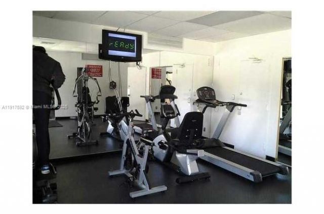 3475 N Country Club Dr, Unit 514, Aventura, FL 33180 Photo