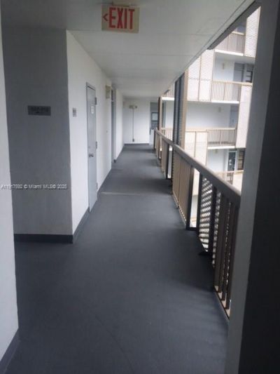3475 N Country Club Dr, Unit 514, Aventura, FL 33180 Photo
