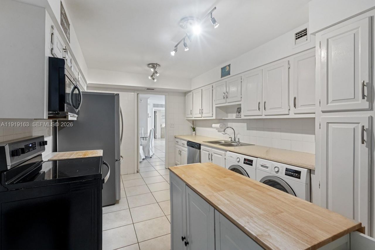 1121 Crandon Blvd, Unit D404, Key Biscayne, FL 33149 Photo