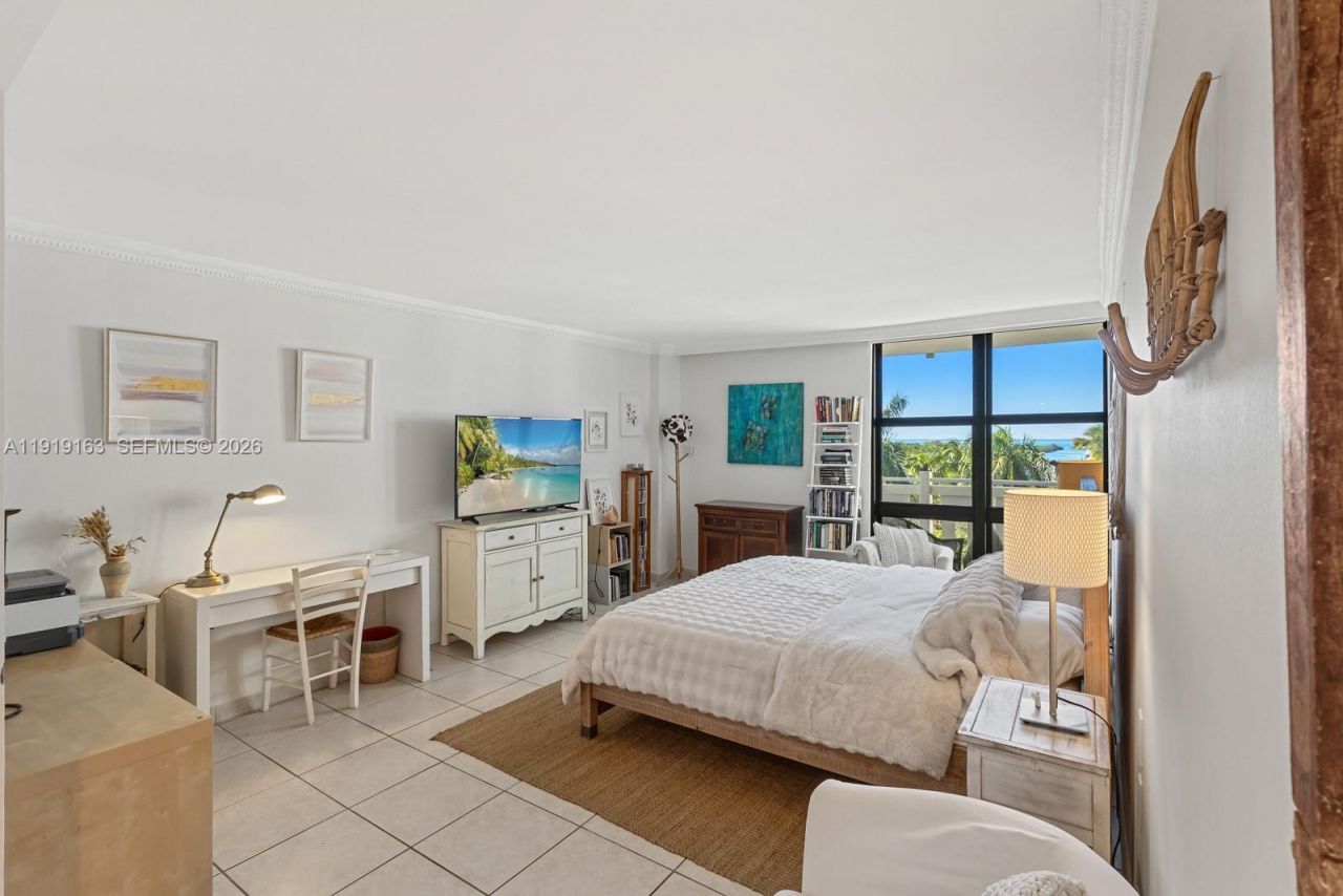 1121 Crandon Blvd, Unit D404, Key Biscayne, FL 33149 Photo