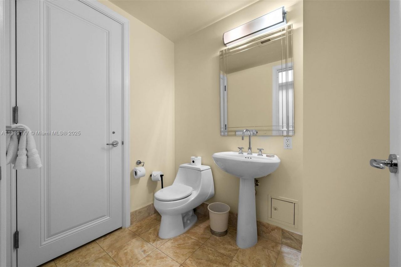 1435 Brickell Ave, Unit 3412, Miami, FL 33131 Photo