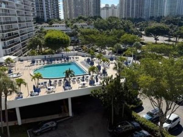 3701 N Country Club Dr, Unit 706, Aventura, FL 33180