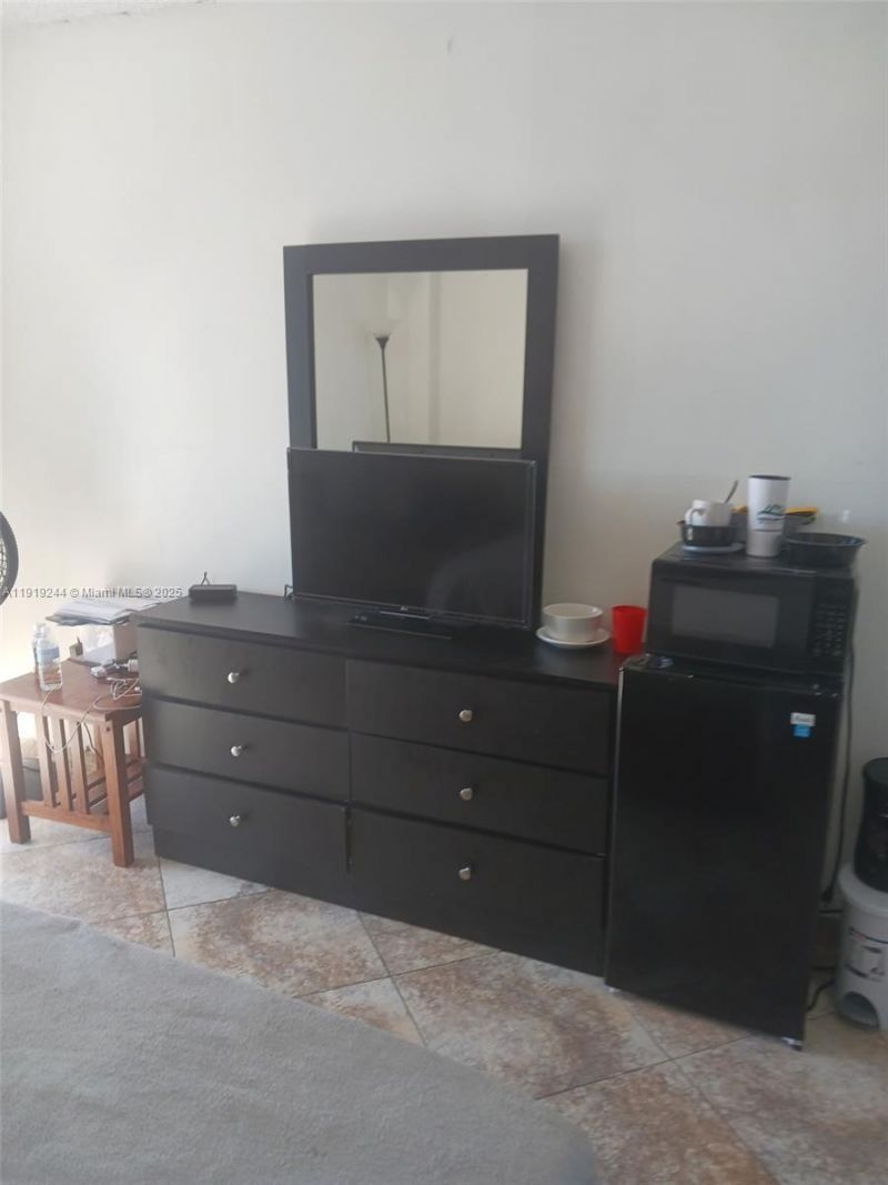 3701 N Country Club Dr, Unit 706, Aventura, FL 33180 Photo