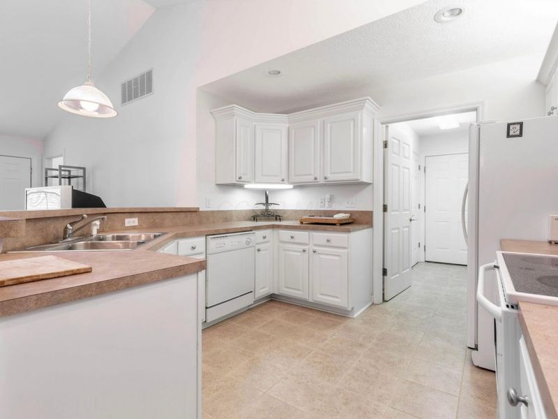 1286 Stonehill Lane, Lancaster, OH 43130 Photo 7