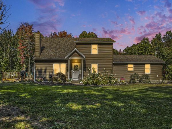 4529 S Hilton Park Road, Fruitport, MI 49415