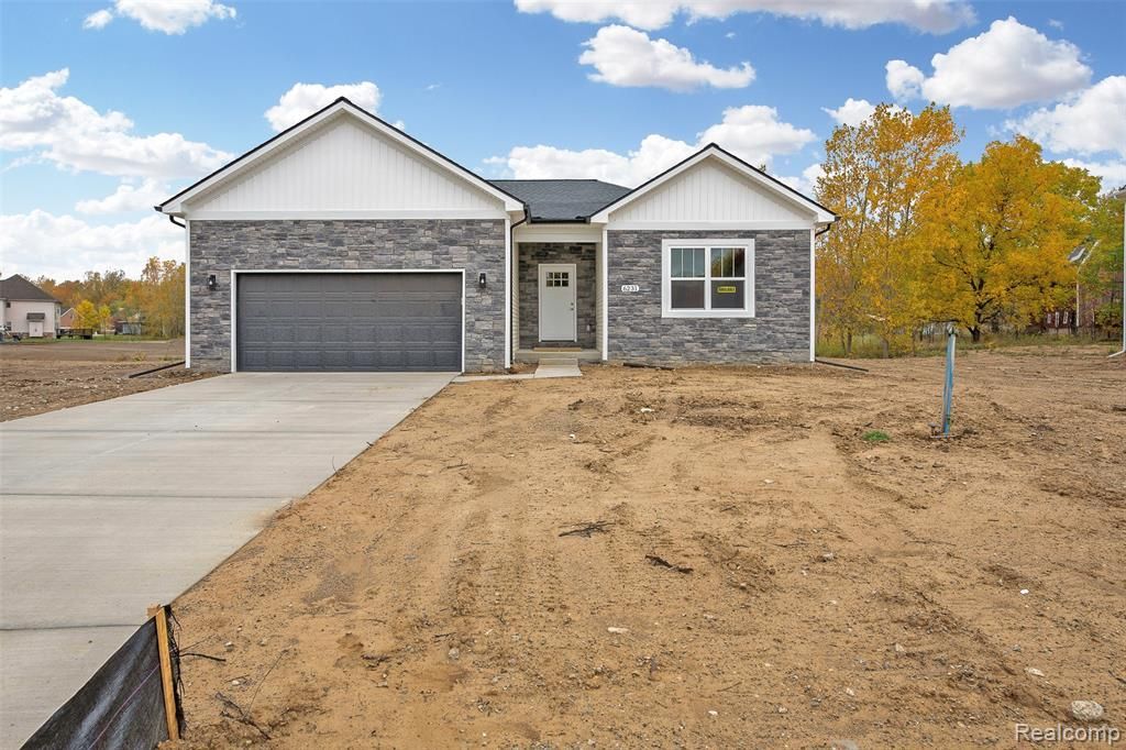 5232 Farmridge Lane, Grand Blanc Township, MI 48439 Main Photo