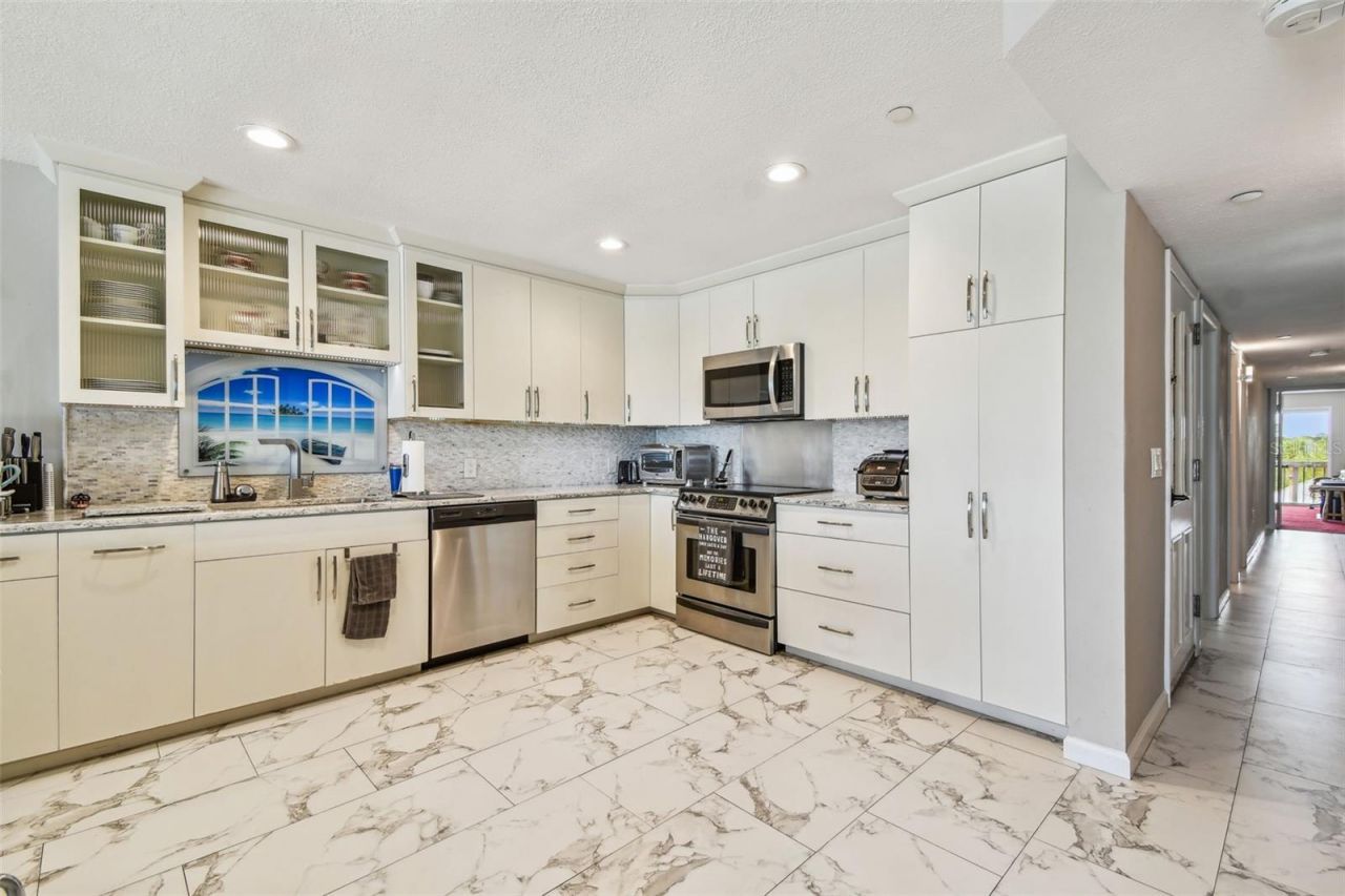 19010 Gulf Boulevard, Unit 203, Indian Shores, FL 33785 Photo