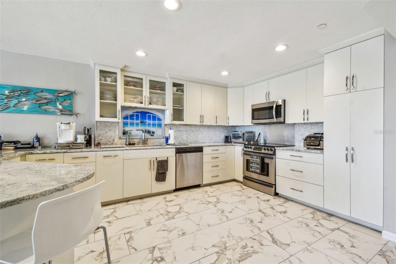 19010 Gulf Boulevard, Unit 203, Indian Shores, FL 33785 Photo