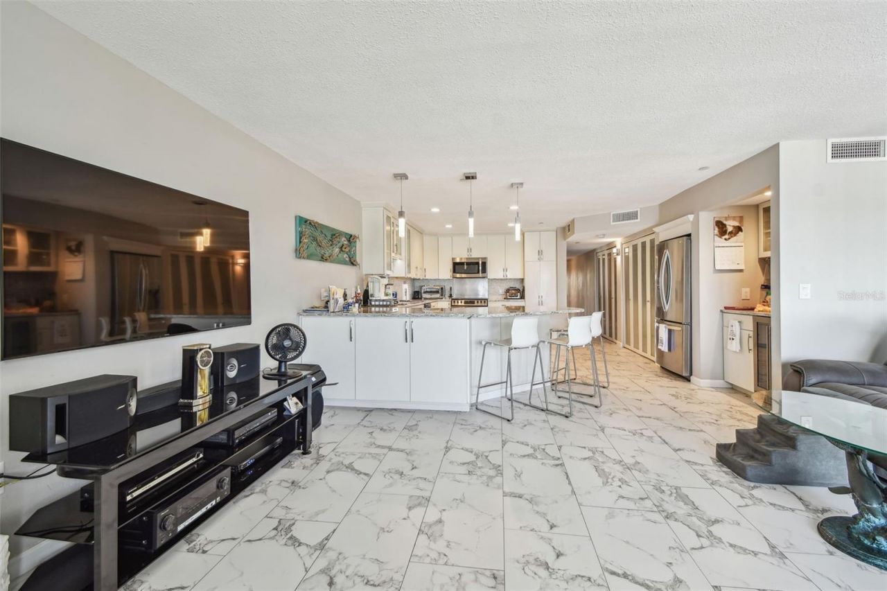 19010 Gulf Boulevard, Unit 203, Indian Shores, FL 33785 Photo