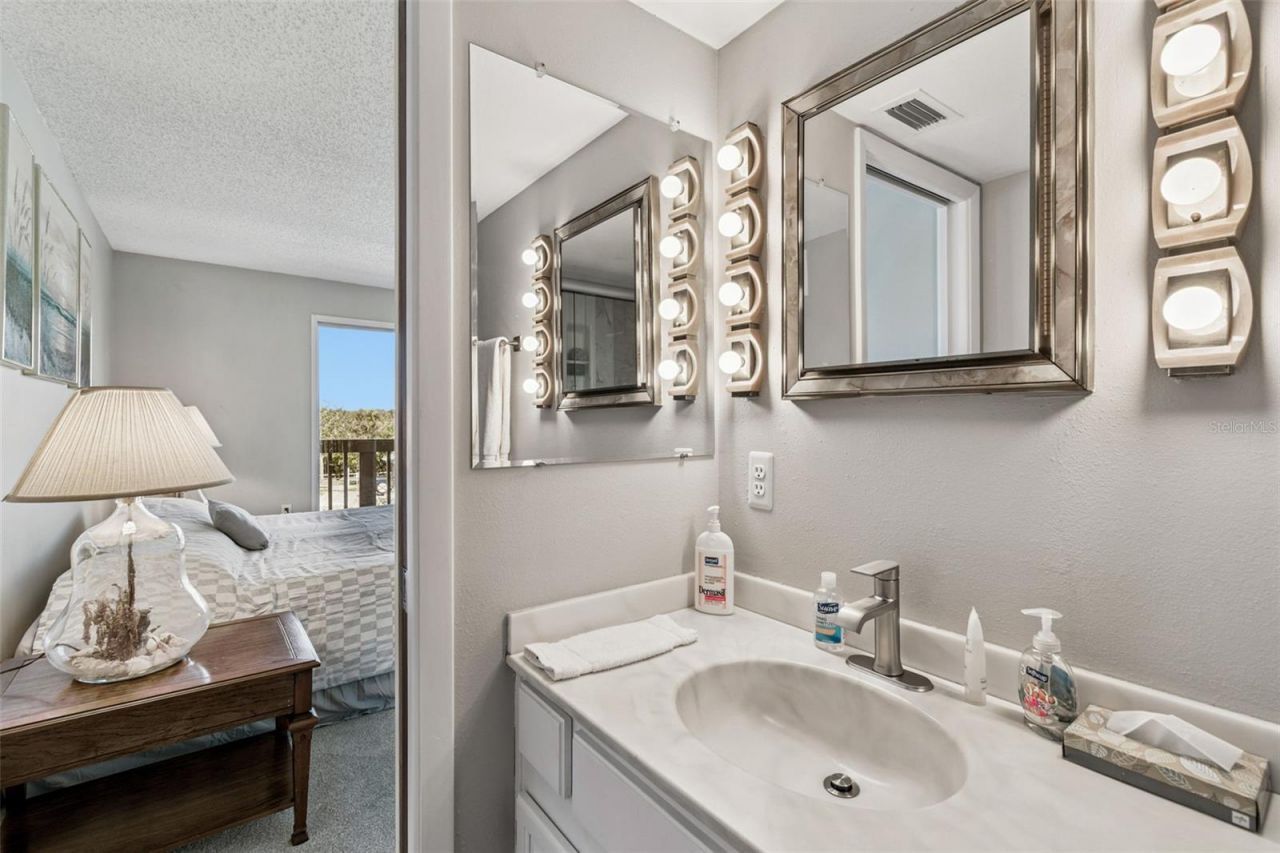 19010 Gulf Boulevard, Unit 203, Indian Shores, FL 33785 Photo