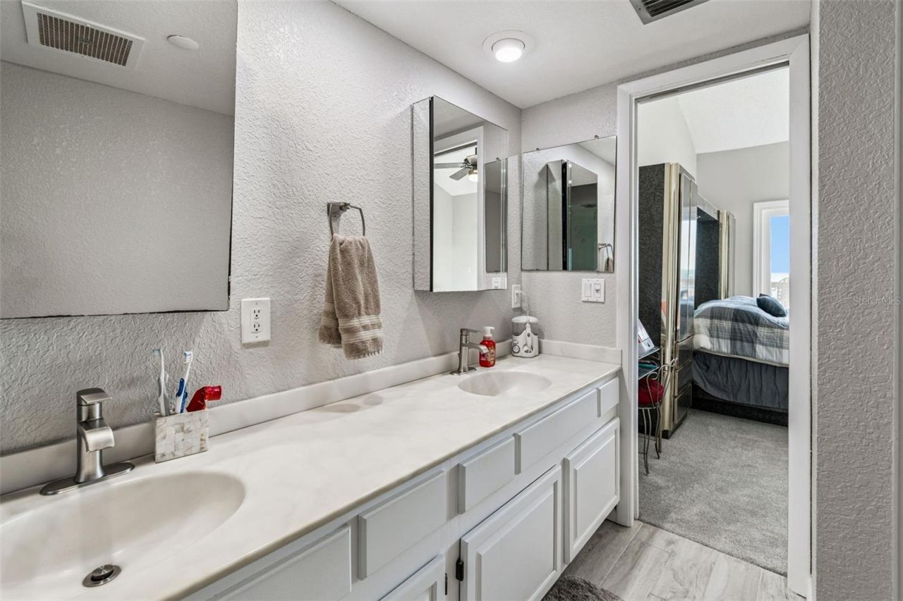 19010 Gulf Boulevard, Unit 203, Indian Shores, FL 33785 Photo