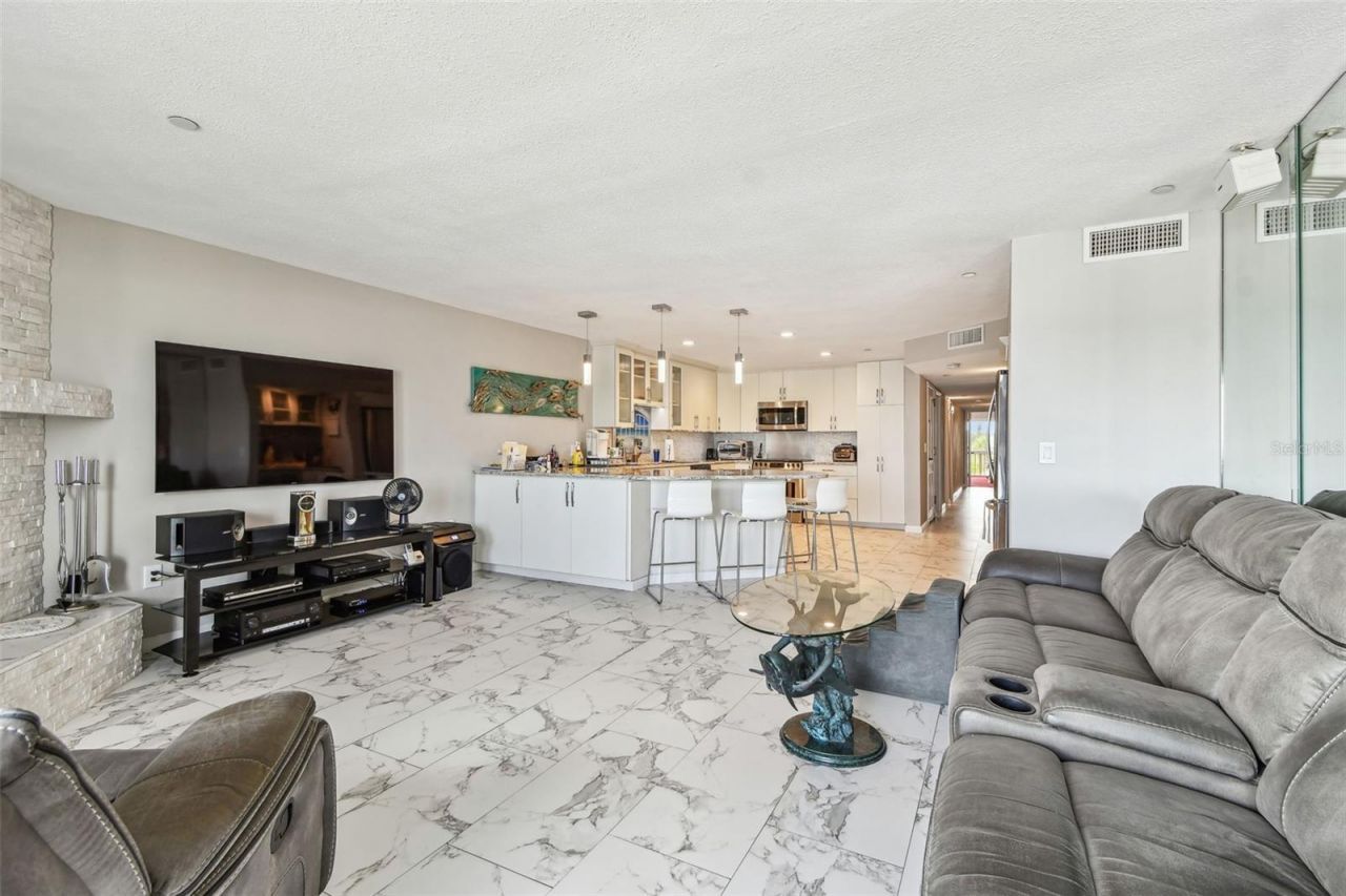 19010 Gulf Boulevard, Unit 203, Indian Shores, FL 33785 Photo